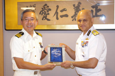 ICG長官来船にて